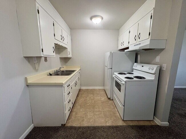 Building Photo - Amazing Location! View of Centennial Park! 1 Bed 1 Bath
