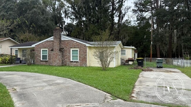 Building Photo - 8601 Hurst Ave