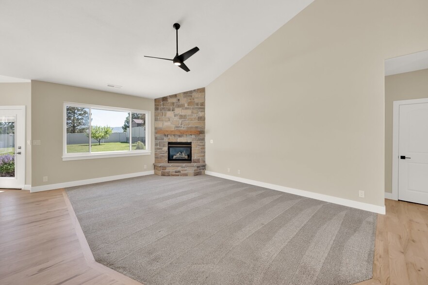 Building Photo - 4333 W Park Hollow Ln