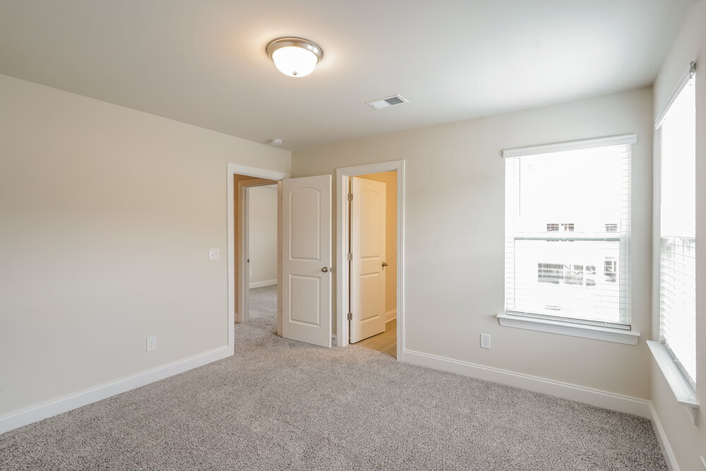 Building Photo - 1701 Tahoma Dr