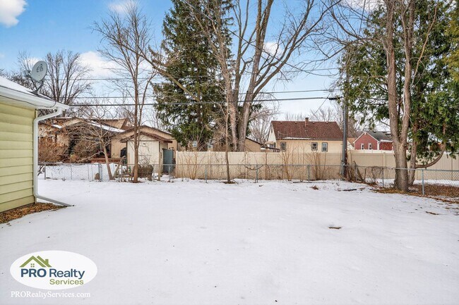 Building Photo - 3 Bedroom Home **50% off January or February's Rent with a January or February 2026 Move In**