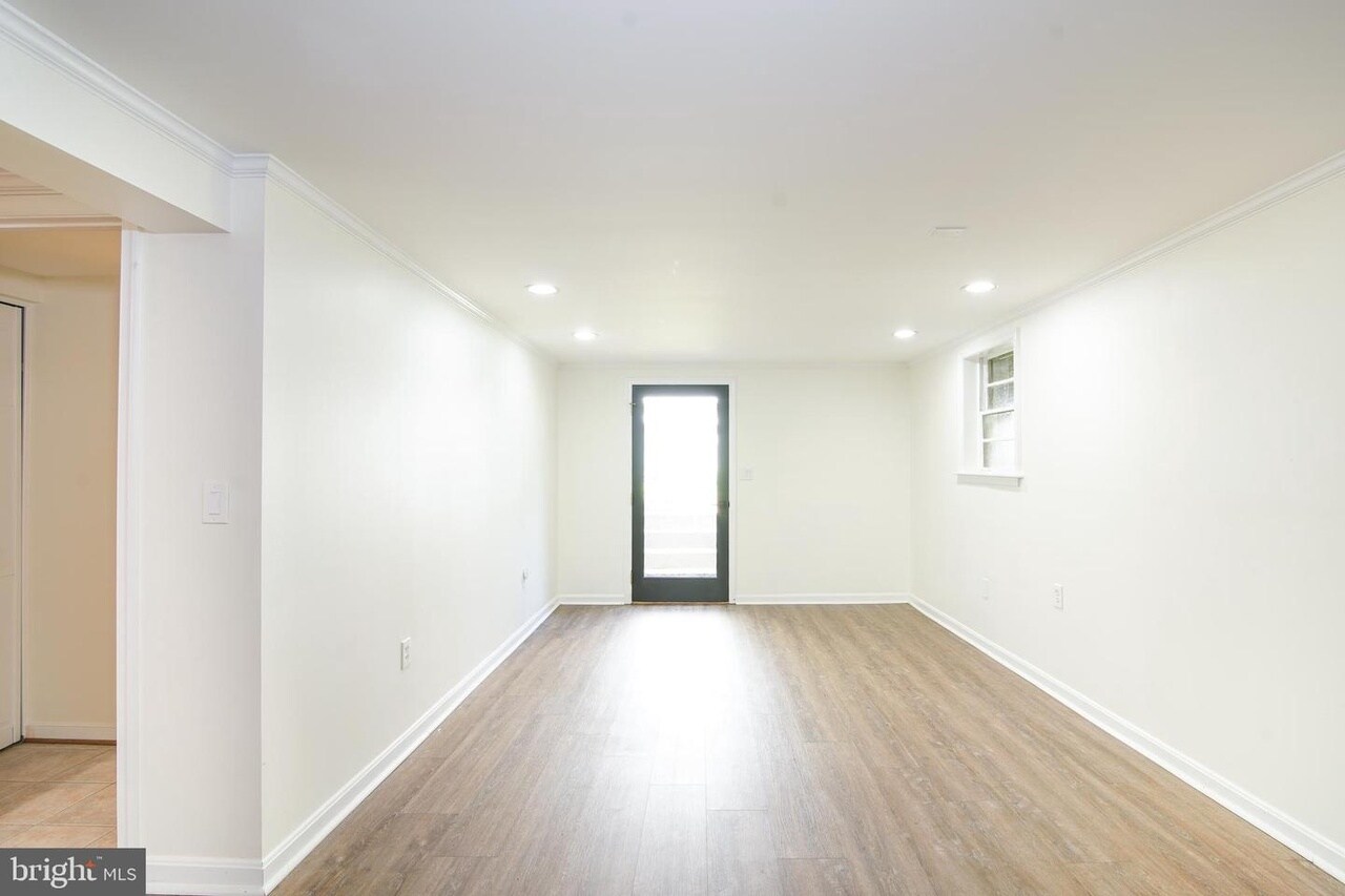 Building Photo - 5602 Hawthorne St