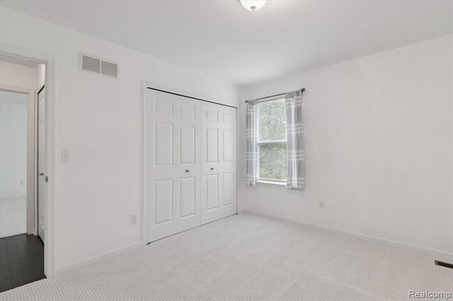 Building Photo - 21422 Navarra Dr