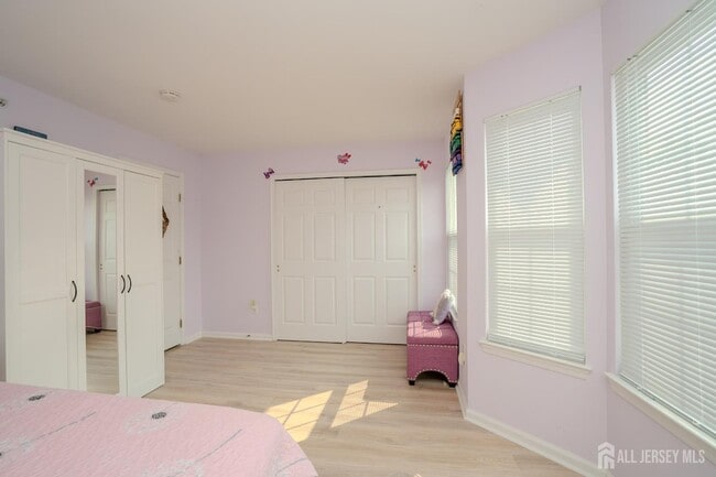 Building Photo - 908 Blossom Cir