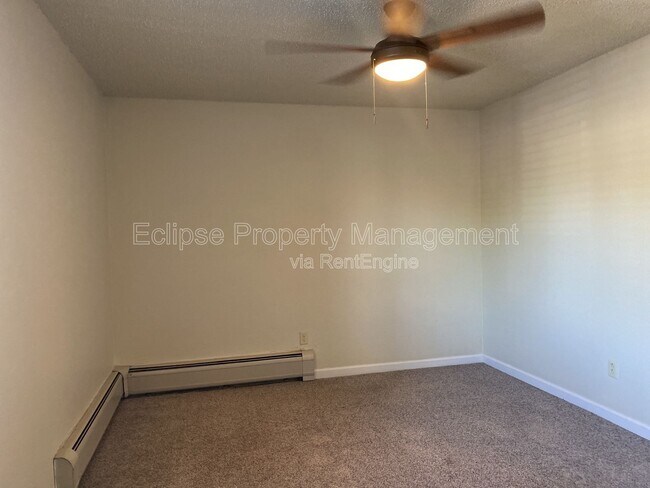 Building Photo - 512 Bell Ct