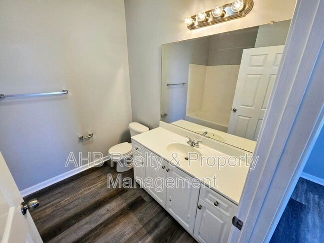 Building Photo - 3009 Winston Dr