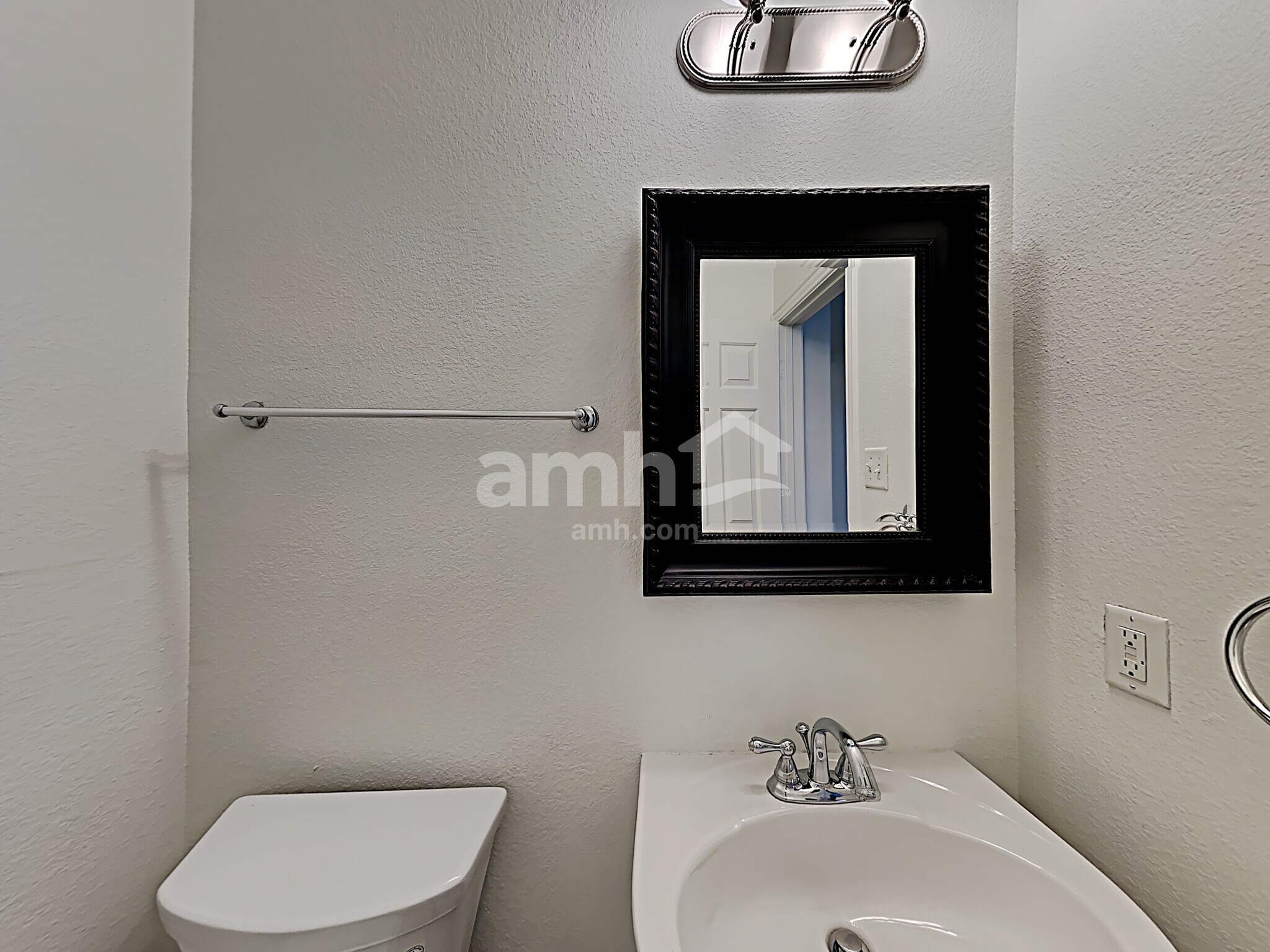 Building Photo - 5805 Kiger Dr