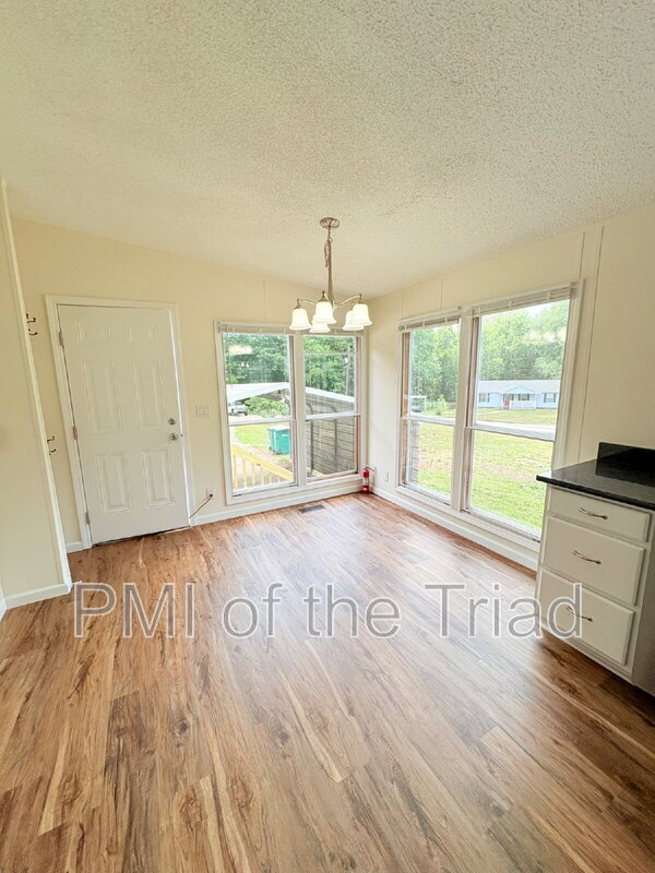 Building Photo - 589 Alvis Ln