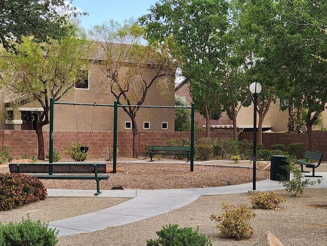 Building Photo - 9715 Wailings Ave