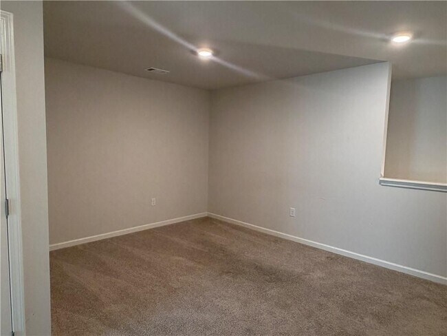 Building Photo - 3101 Greyton Dr