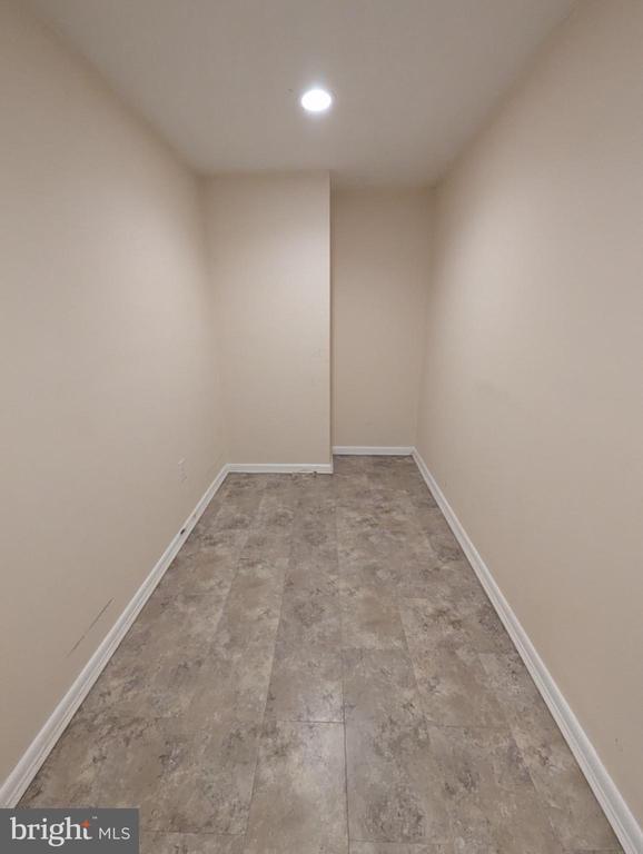 Building Photo - 8358 Stationhouse Ct