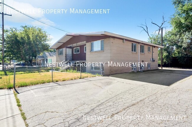Building Photo - 116 W Angelo Ave