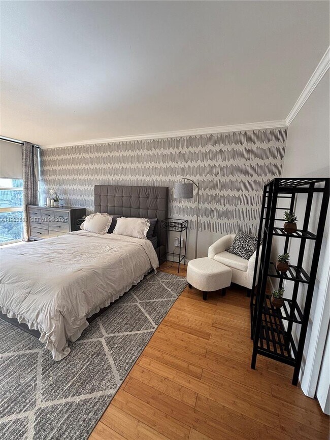 Building Photo - 600 NE 36th St