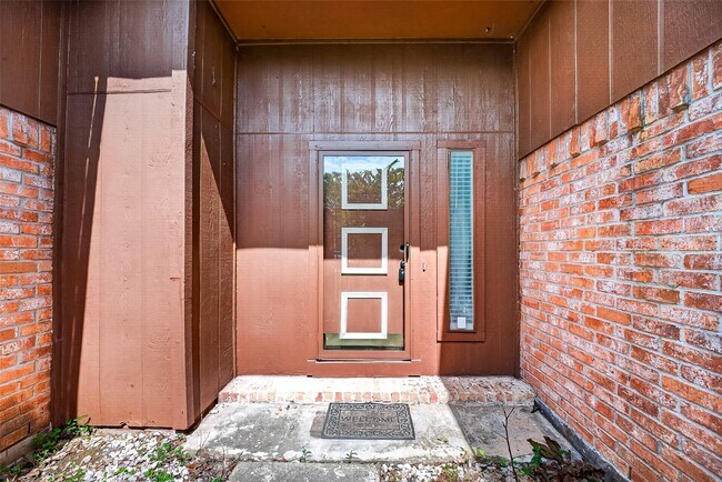 Building Photo - 711 Leicester Ln