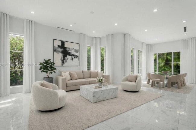 Building Photo - 315 Santander Ave