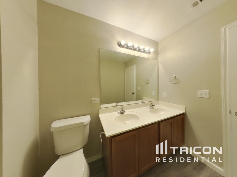 Building Photo - 6139 Plumbago Pl