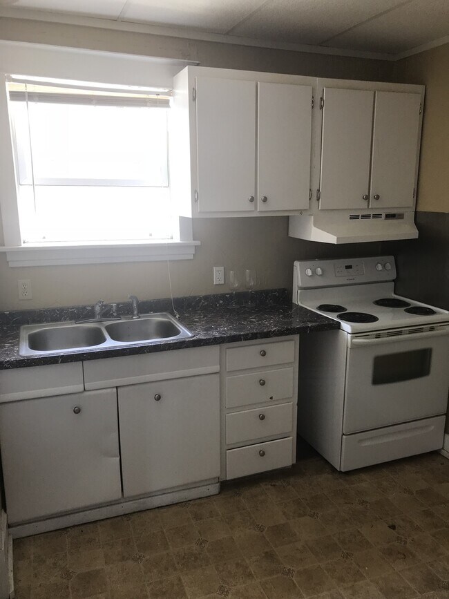Building Photo - 1 Bedroom Apartment w/ Balcony in Downtown Lafayette
