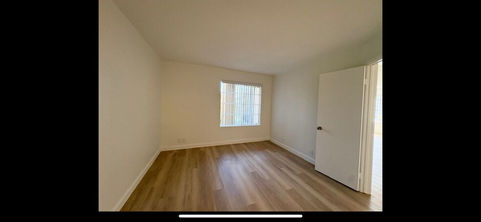 Building Photo - 7350 Calle Cristobal