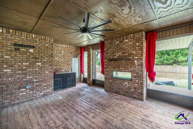 Building Photo - 107 Grand View Ave