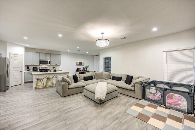 Building Photo - 6846 Dell Vista Drive