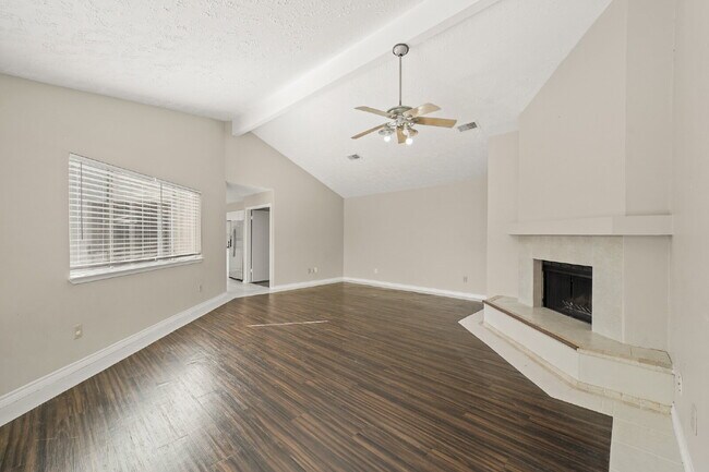 Building Photo - 16107 Grassy Creek Dr