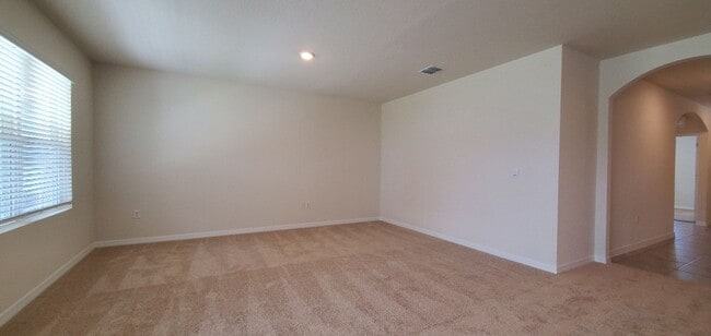 Building Photo - 3-Bedroom, 2.-Bathroom in Squires Grove/Wi...