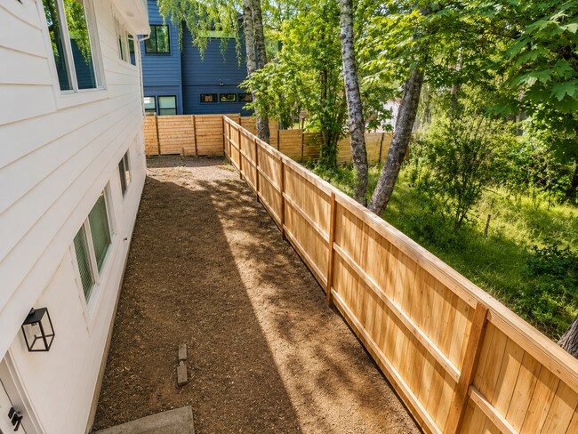 Building Photo - 7407 SW 36th Ave