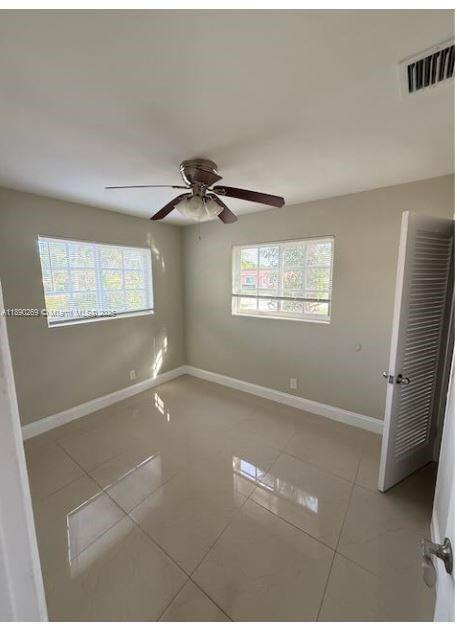 Building Photo - 946 Laurel Dr