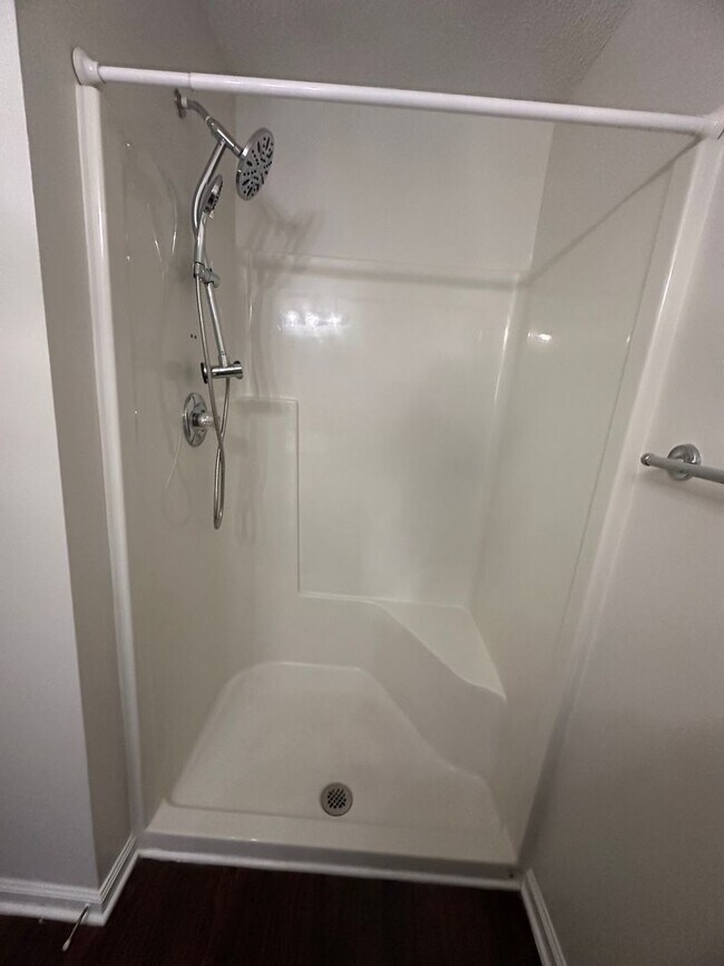 Building Photo - Cozy 2BR 2BA Condo in High Point