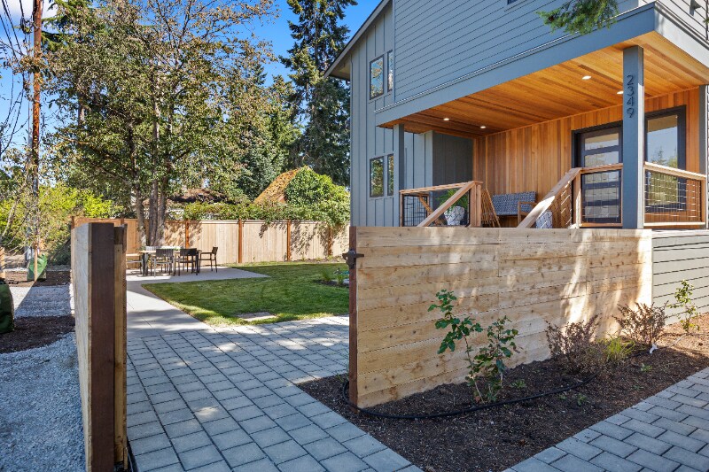 Building Photo - 2349 NE 127th St