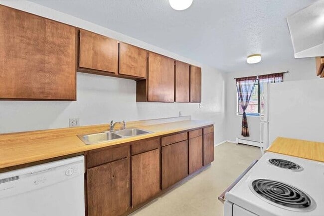 Building Photo - Cozy 1-Bedroom Apartment on a Quiet Clifto...