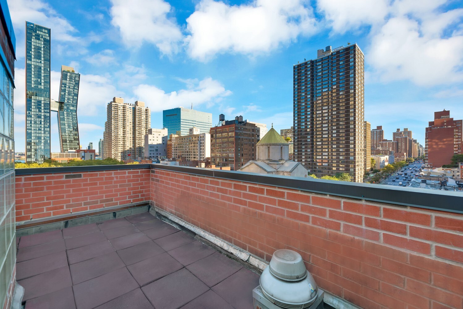 Building Photo - 659 2nd Ave