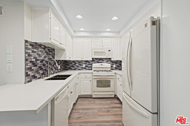 Building Photo - 8512 Tuscany Ave