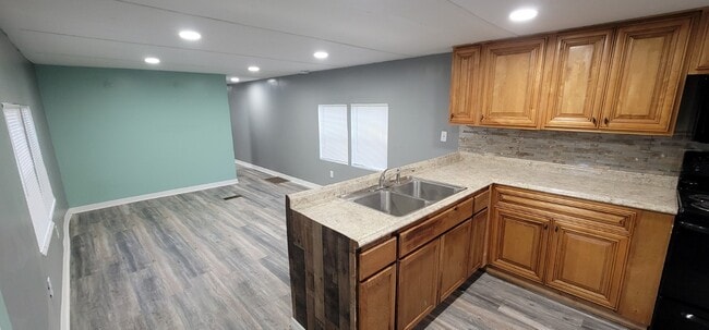 Building Photo - 9660 Valerie St