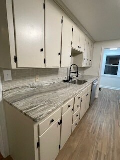 Building Photo - 508 S Quaker Ln