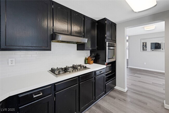 Building Photo - 8433 Dry Cliff Cir