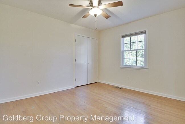 Building Photo - 4 br, 4.5 bath House - 10121 Donegal Court