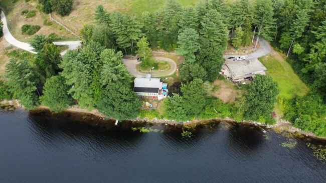 Building Photo - 60 Fox Ln