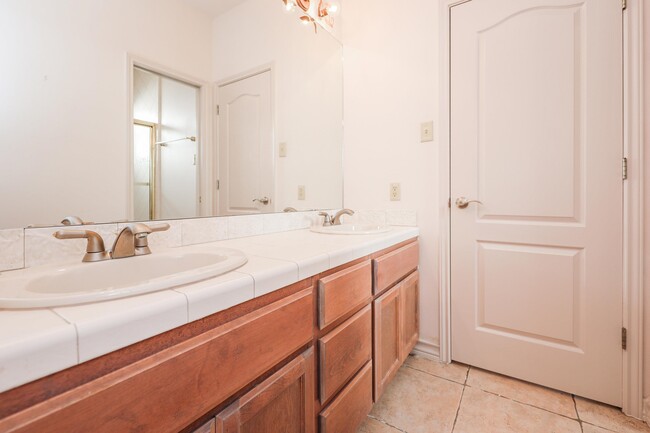 Building Photo - 342 St Julien Dr