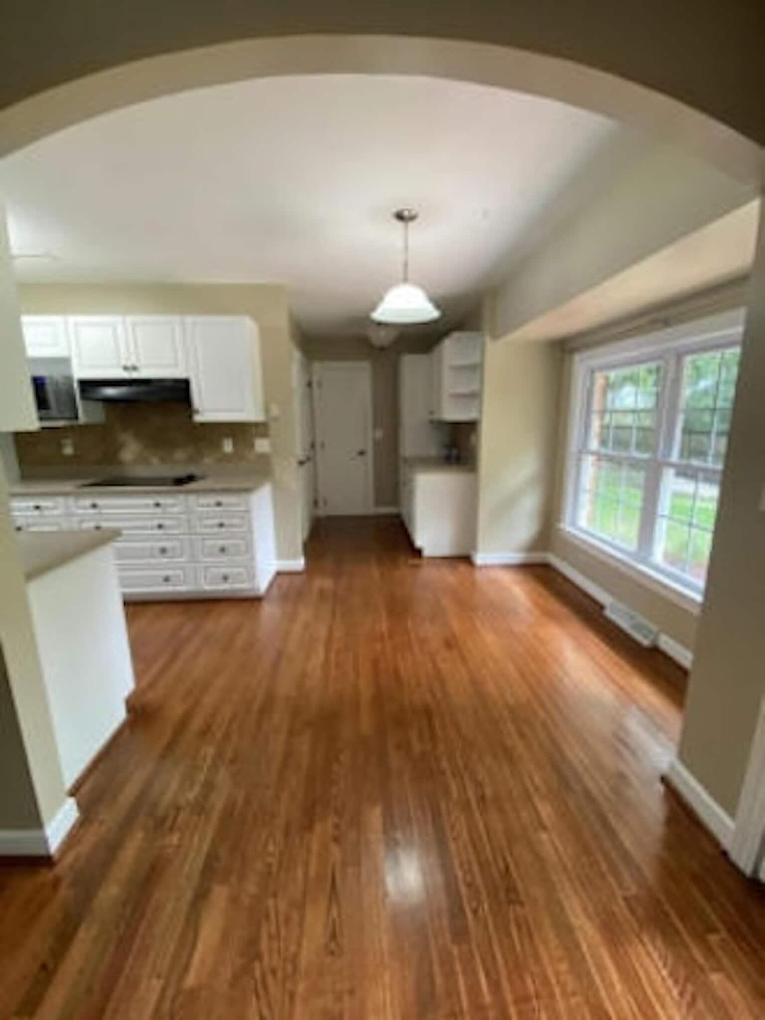 Eat-in kitchen view - 1125 Clapper Ct