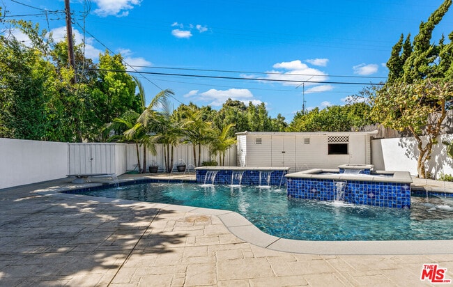 Building Photo - 4221 Stewart Ave