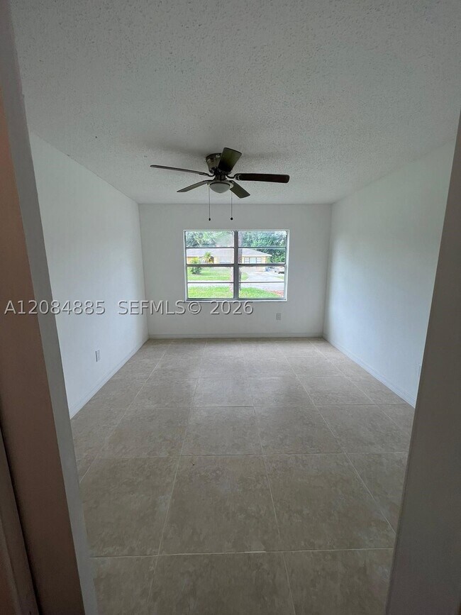 Building Photo - 3104 Tropic Blvd