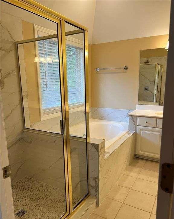 Building Photo - 1020 Olde Roswell Grove