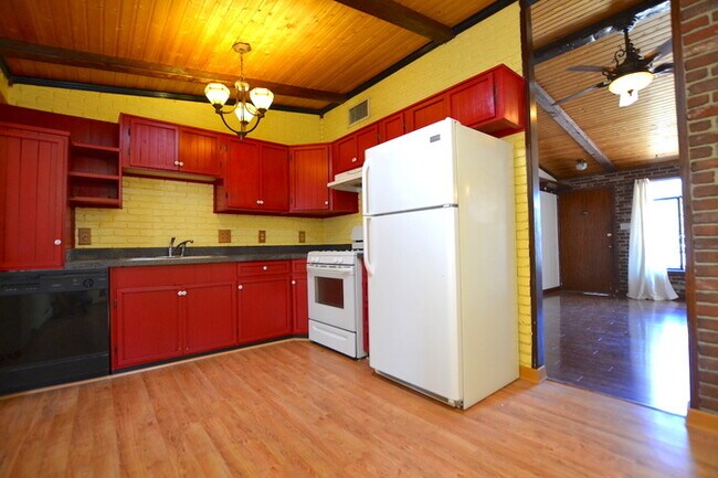 Building Photo - Move In Ready!  Amazing Tempe Location