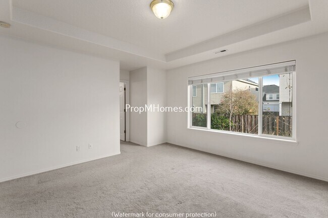 Building Photo - Wonderful Three Bedroom Plus Office In Bea...