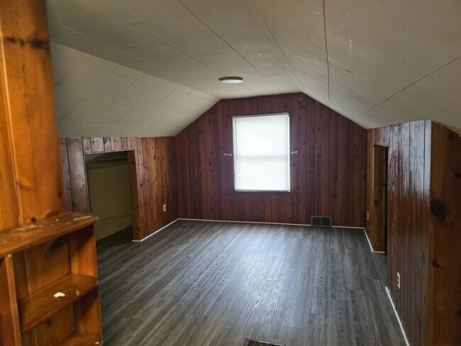 Building Photo - 15603 Lappin St