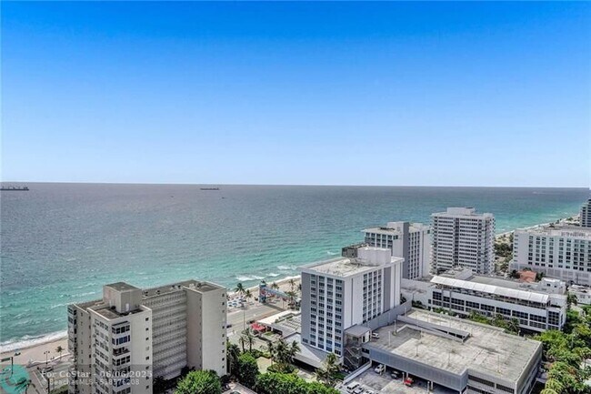 Building Photo - 3101 Bayshore Dr