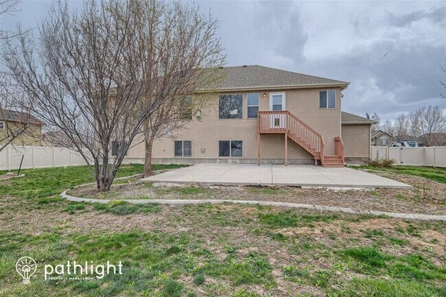 Building Photo - 2555 N 2675 W, Farr West, UT, 84404