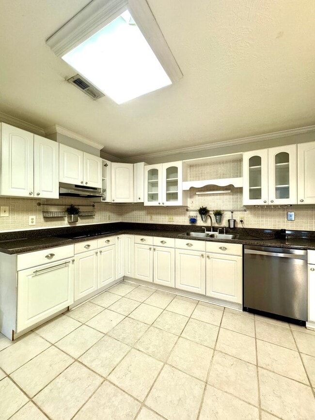 Building Photo - 308 Candlewood Dr