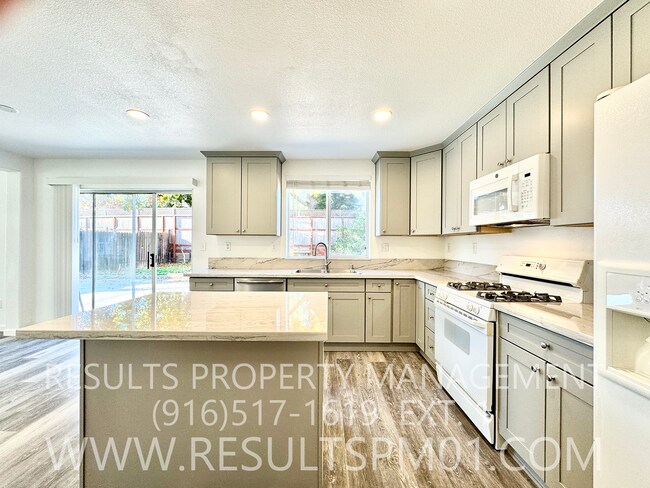 Building Photo - Beautiful Remodeled 4 Bedroom Citrus Heights Beauty!